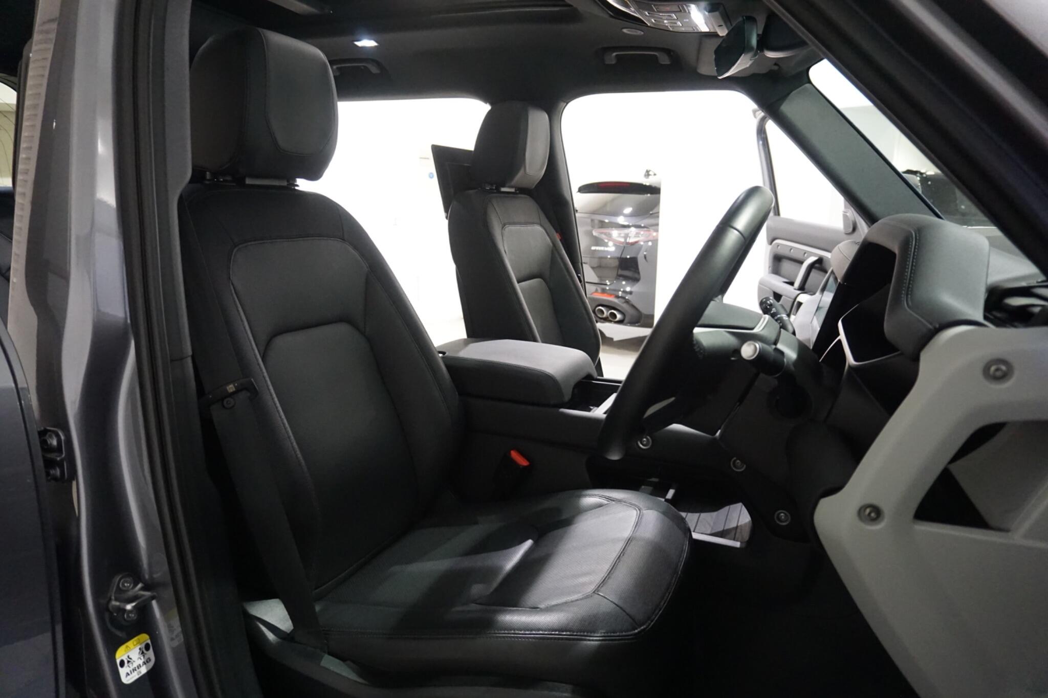 Land Rover Defender 110 2.0 P400e 15.4kWh X-Dynamic SE SUV 5dr Petrol Plug-in Hybrid Auto 4WD Euro 6 (s/s) (404 ps)